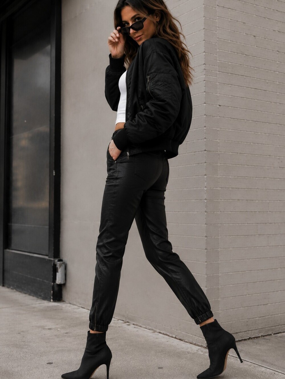 NWT PAIGE Utility Jogger Pants Luxe Black Coated Denim Patch Pockets Cropped - Picture 4 of 10